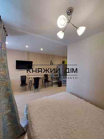 Оренда Квартира 1-кімнатна, 10/15 поверх на Воссоединения просп./Соборності просп. Kiev