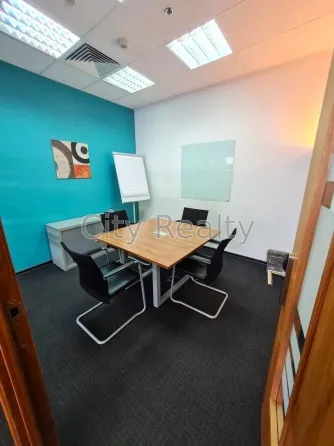 Здається Офісні приміщення площа 50 кв.м 17-й поверх Київ Спортивна площа 1А Київ