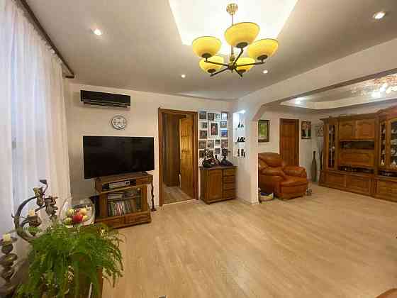 Оренда Квартира 3-кімнатна, 20/25 поверх на вул. Братства Тарасівців, 12/37 Київ