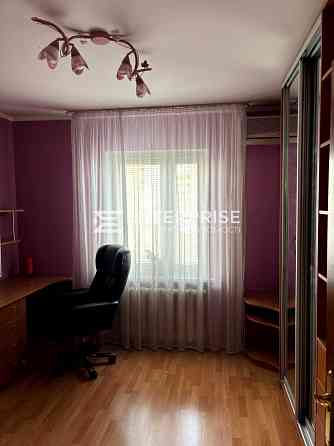 Продаж Квартира 3-кімнатна, 4/16 поверх на вул. Драгоманова Київ