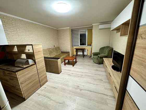 Оренда Квартира 1-кімнатна, 15/21 поверх на Пономарьова, 26/5 Kiev