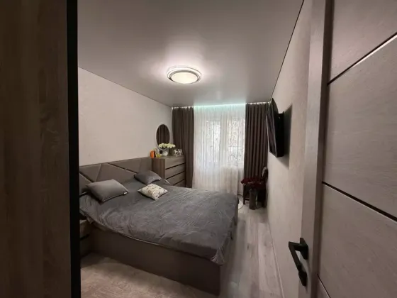 Продаж Квартира 3-кімнатна, 8/10 поверх на вул. Полтавська Кропивницкий