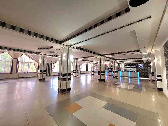 Продаж торгове приміщення на Хмельницького Б. вул., 78 поверх - 2/3 Ivano-Frankivs'k