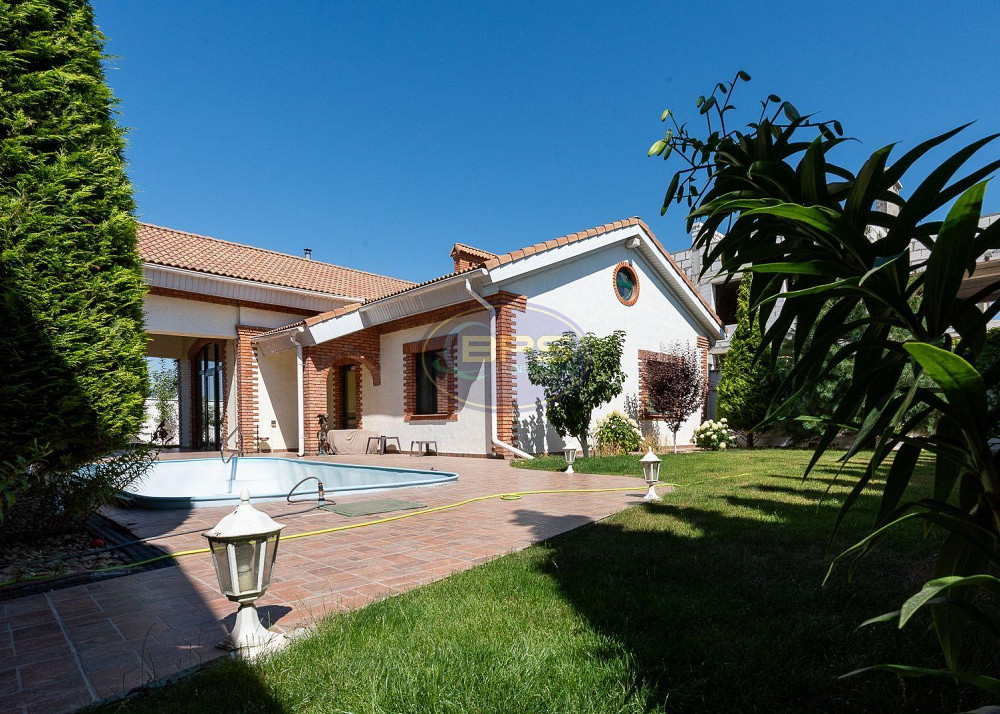 Продаж 1-поверховий Будинок з ділянкою 6.5 сот 135 кв.м 3 кімн.  Бурлача Балка - фото 1