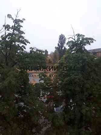 Оренда Квартира 1-кімнатна, 3/5 поверх на Воссоединения просп./Соборності просп. Kiev