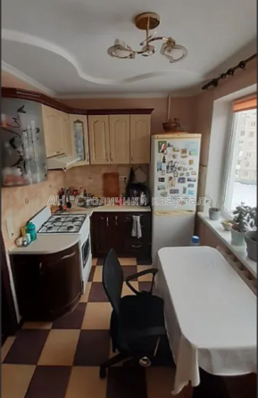 Продаж Будинок 1-кімнатний на Прирічна вул., 17В Київ