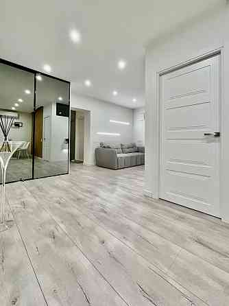 Продаж Квартира 2-кімнатна, 10/12 поверх на Владимирская ул., 1 Дніпро