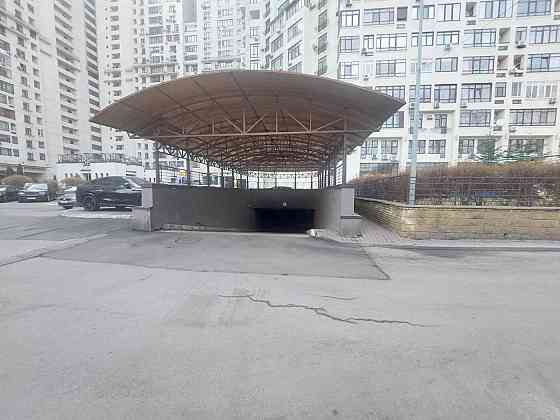 Продаж офісне приміщення на улица Евгения Коновальца (Щорса), д.44 приміщень - 1, поверх - 1/2 Київ