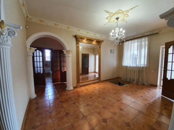 Продам красивый дом с действующим бизнесом - банкетным залом для проведения свадеб и торжеств (Корсунцы, 1 км от Одессы) Корсунці