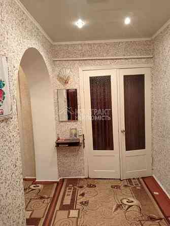 Продаж Квартира 3-кімнатна, 1/2 поверх на вул. Будівельників 