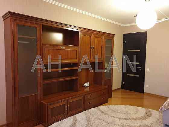 Оренда Будинок 4-кімнатний на Окіпної Раїси вул., 10А Київ