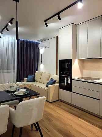 Продаж Квартира 3-кімнатна, 20/25 поверх на Олександра Олеся вул., д. 17 Киев