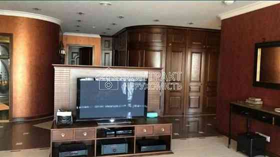 Продаж Квартира 4-кімнатна, 10/10 поверх на вул. Ромена Роллана Харків