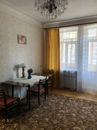 Оренда Квартира 1-кімнатна, 2/5 поверх на Авіаконструкторська, 3/11 Київ