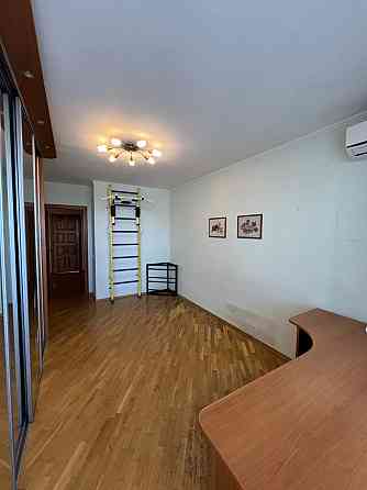 Оренда Квартира 3-кімнатна, 11/15 поверх на Смілянська, 10/31 Київ