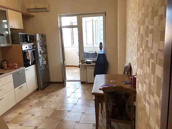 Оренда Квартира 2-кімнатна, 11/25 поверх на ул. Дмитриевская Київ