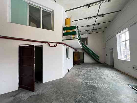 Продаж приміщення вільного призначення на Шкільна поверх - 1/2 