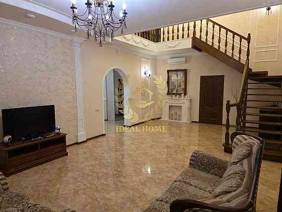 Продаж Будинок 6-кімнатний 