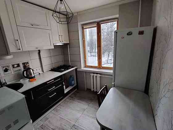 Оренда Квартира 2-кімнатна, 3/5 поверх на Харьковское шоссе, 8 Киев