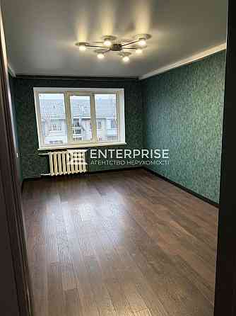 Продаж Квартира 3-кімнатна, 5/5 поверх на вул. Воскресенський Київ