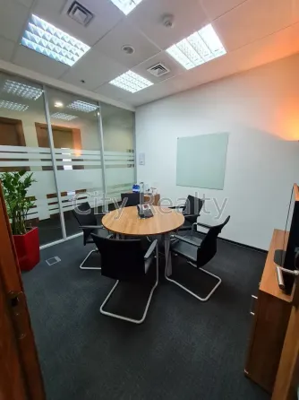 Здається Офісні приміщення площа 25 кв.м 17-й поверх Київ Спортивна площа 1А Київ