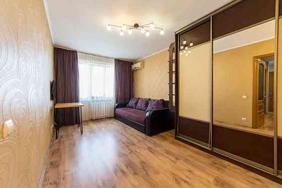 Продаж Квартира 2-кімнатна, 16/16 поверх на Челябінська, 17 Київ