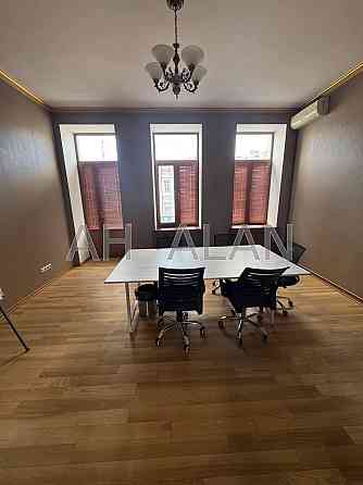 Оренда Будинок 5-кімнатний на Руставелі Шота вул., 23 Kiev