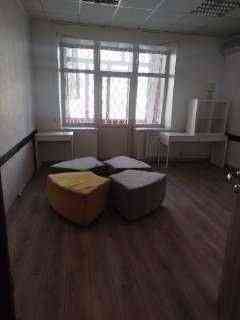 Продаж Квартира 3-кімнатна, 2/5 поверх на Івана Мазепи вул., д. 3 Київ