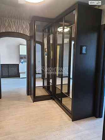 Продаж Квартира 4-кімнатна, 14/16 поверх на вул. Саперна Харків