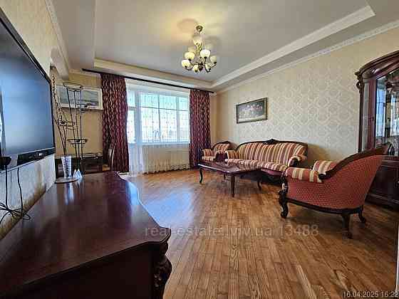 Продаж Квартира 3-кімнатна, 5/6 поверх на вул. Петлюрі Симона Львів