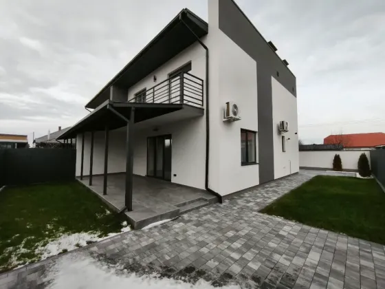 For sale 2-storey Cottage with land 2.5 ares 130 sq.m 4 rooms at Станційна Mynai