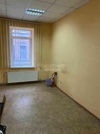 Продаж Квартира 4-кімнатна, 2/2 поверх на вул. Конторська Харьков