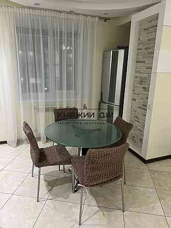 Продаж Квартира 3-кімнатна, 3/14 поверх на Вишняковская ул. Київ