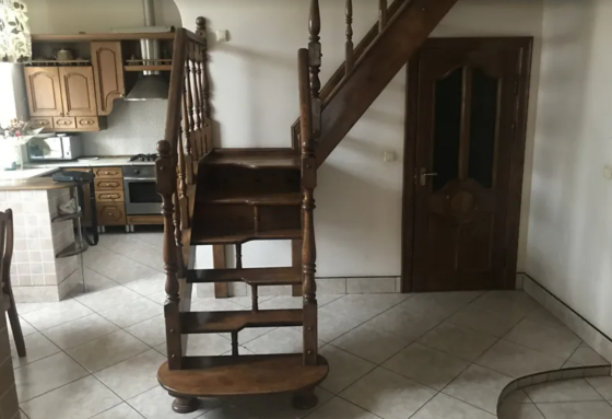 Продаж Квартира 4-кімнатна, 2/2 поверх на вул. Франка І. Тернопіль