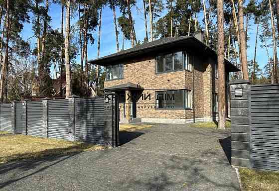 Продається розкішний двоповерховий котедж у престижному котеджному містечку Лісові Плюти 