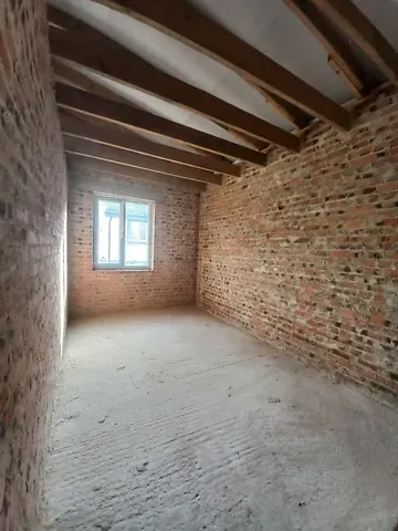 Продаж 2-поверховий   100 кв.м 4 кімн. на вул. Кулика і Гудачека Рівне - фото 2