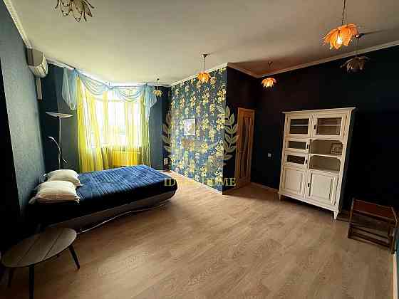 Продаж Квартира 3-кімнатна на Евгения Коновальца ул., 32Г Киев