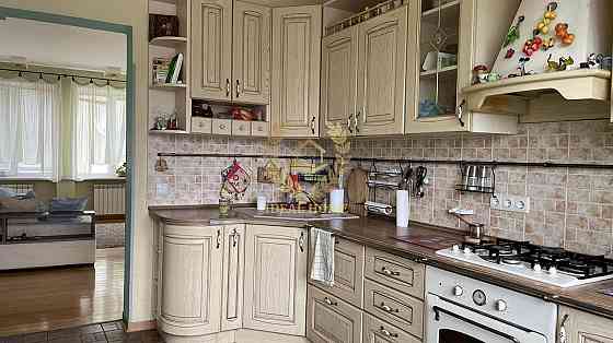 Продаю 3-х поверховий будинок в Крюківщині 