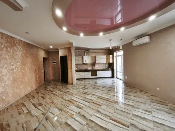 Здається Офісні приміщення площа 76 кв.м 2-й поверх Ужгород Тлехаса 16 Ужгород