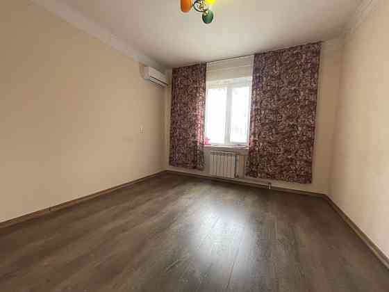 Продаж Квартира 3-кімнатна, 15/15 поверх на Бальзака Оноре вул., д. 61 Kiev