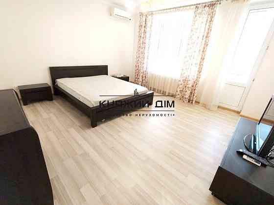 Є генератор. Оренда 2-х. кім.кв.-студіо на пр. Лобановського. Севастопольська пл. Код: 1127194 Kiev