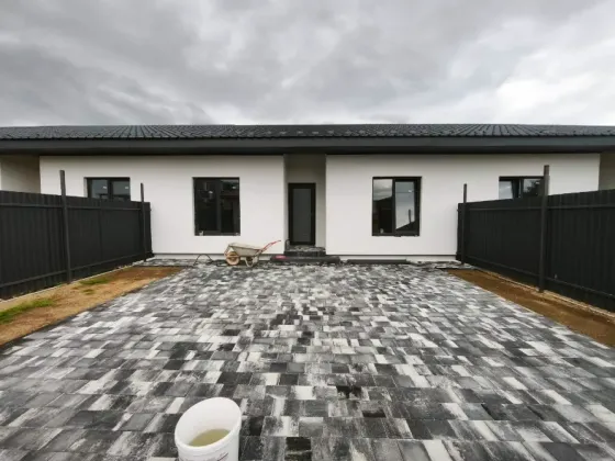 For sale 1-storey Cottage with land 2.5 ares 105 sq.m 4 rooms at Петра Угляренка Uzhhorod