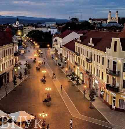 Продаж Квартира 3-кімнатна, 2/4 поверх на Петефі пл. Uzhhorod