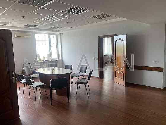 Оренда Будинок 7-кімнатний на Миколи Міхновського бул., 38 Киев