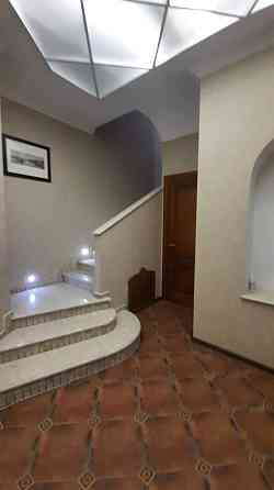 Оренда Квартира 5-кімнатна, 10/11 поверх на Европейская ул., 30 Дніпро