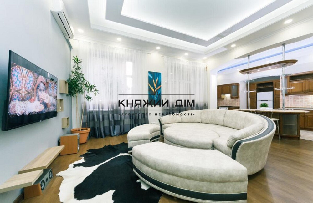 Без комісії Простора 3-х к. Кв. студія, біля ст. м. Площа Льва Толстого. № 1137355 Kiev - photo 1