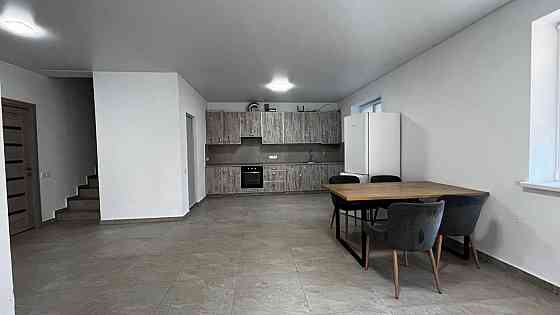 Продаж Будинок 4-кімнатний на вул. Фабрична Staryi Yarychiv