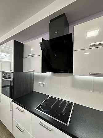 Оренда Квартира 1-кімнатна, 20/25 поверх на Драгоманова ул., 2 б Київ