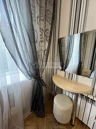 Продаж Квартира 3-кімнатна, 4/4 поверх на вул. Дарвіна Kharkiv