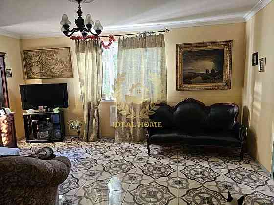 Продаж Будинок 6-кімнатний на Молодежная ул., 36 